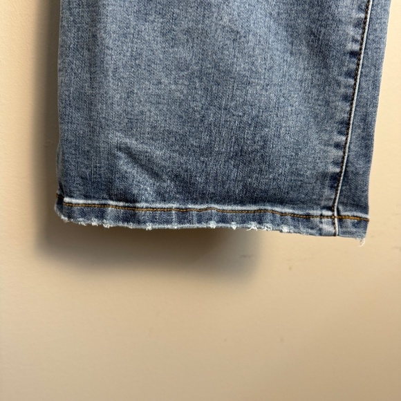 Sofia Jeans Women's Super Hi-Rise Curvy Boot AMAYA Blue Jeans Distressed Size 14 - Picture 2 of 16